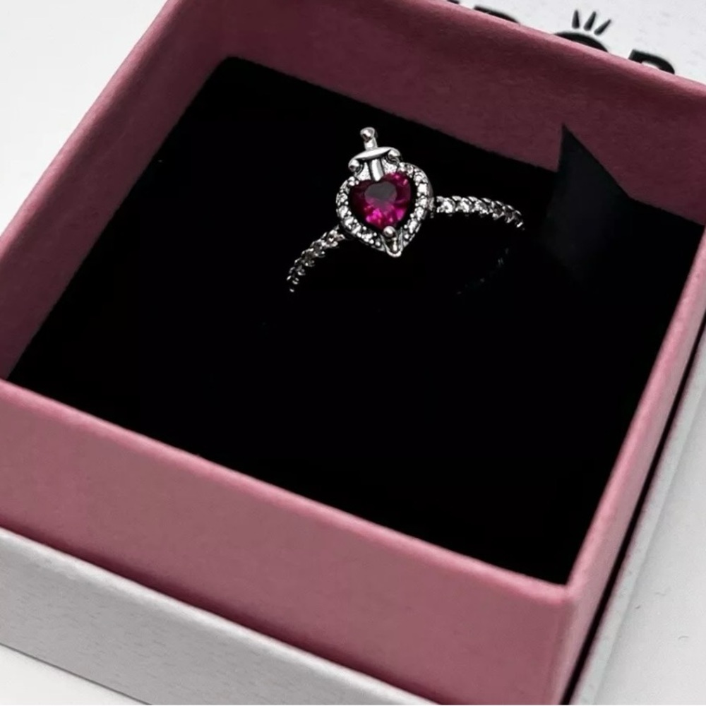 Pandora Disney Villains Evil Queen Ring size 8 , brand new no box